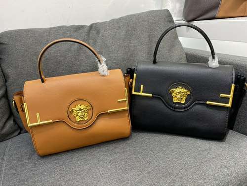 Picture of Versace Lady Handbags _SKUfw115077615fw